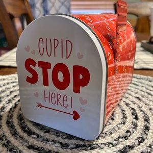 Valentine’s Day Mailbox